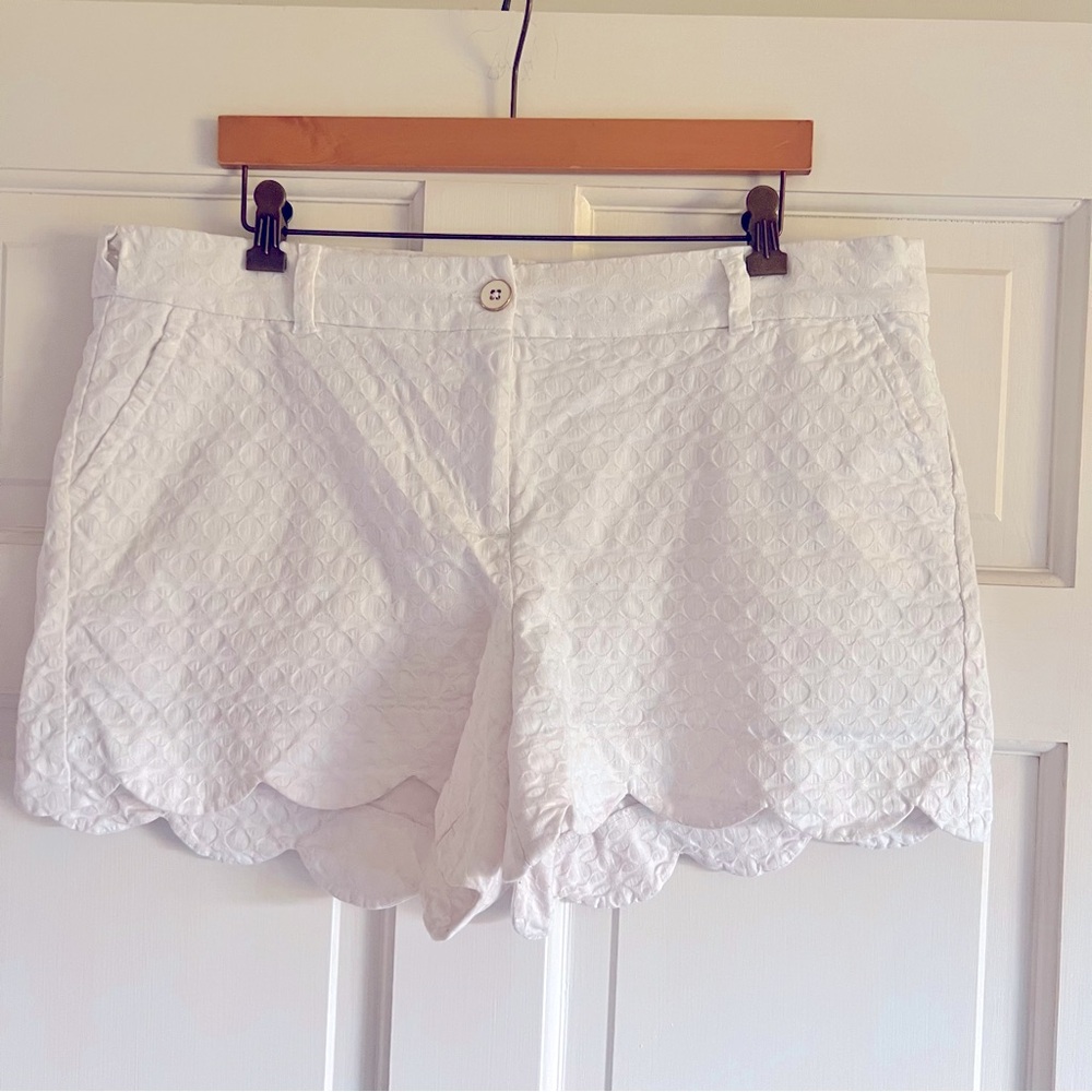 White Crown and Ivy Scallop cut mahouts size 16 Shelby fit.